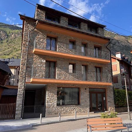 Espot Cowork & Apartments - L'Amfitriona Dış mekan fotoğraf